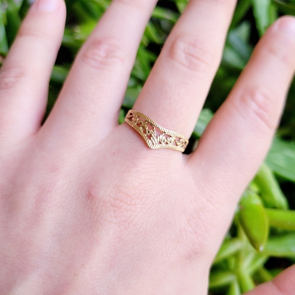 Vintage Solid 9ct Gold 1989 Birmingham Floral Arrow Ring, size 7.75 - Picture 14 of 15